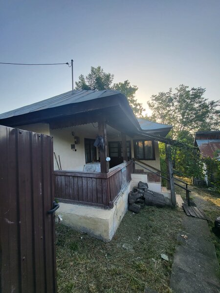 Godinesti, satul Ratez